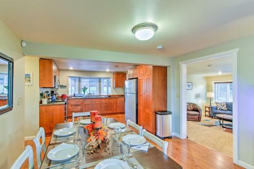 Remodeled 2-story Home 2 Mi To Historic Gig Harbor