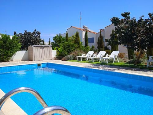 Mylos 2 Bedroom Villa (sleeps 5) With Private Pool