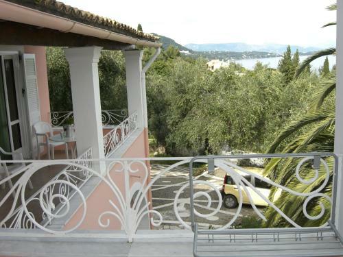 Atisis Apartments