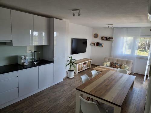 Aksa Apartments