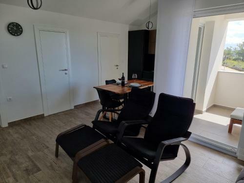 Aksa Apartments