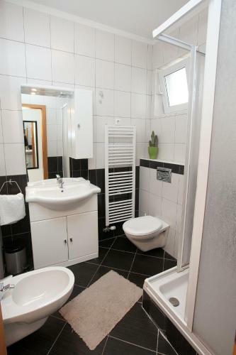 Apartamentos Seaview Holiday House Mali Rog