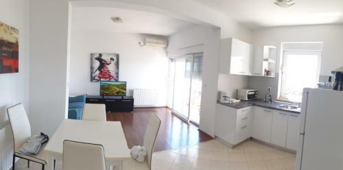 Apartamentos Seaview Holiday House Mali Rog