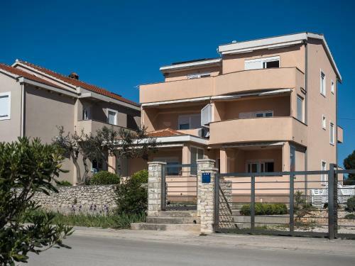 Hostal Apartments Nino 1