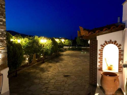 Villa Neoclassical Mansion With View And Garden