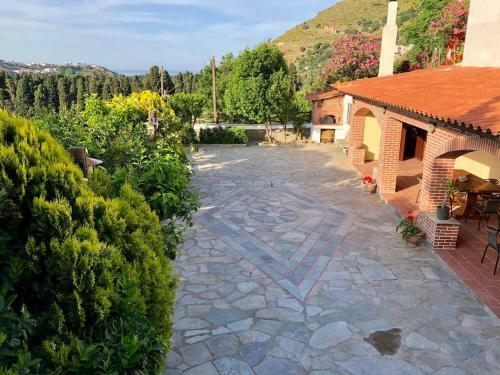 Villa Neoclassical Mansion With View And Garden