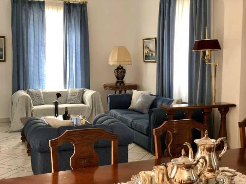 Villa Neoclassical Mansion With View And Garden