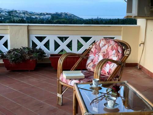 Villa Neoclassical Mansion With View And Garden