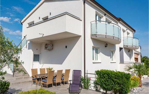 Stunning Apartment In Bilice With Wifi And 2 Bedrooms
