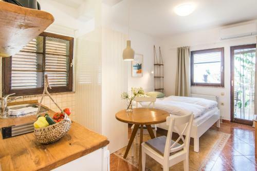 Apartments Makii
