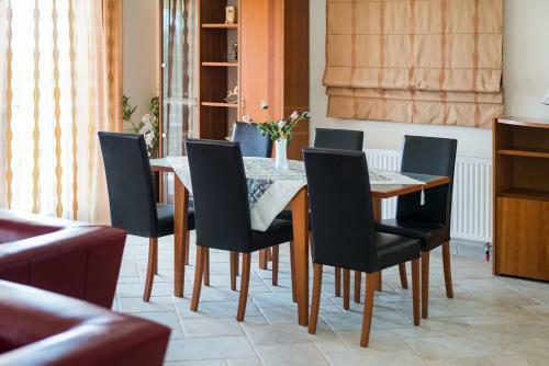 Villa Aspa's Verde Palazzo - Very Close To The Beach