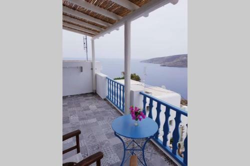 Nikola's Place