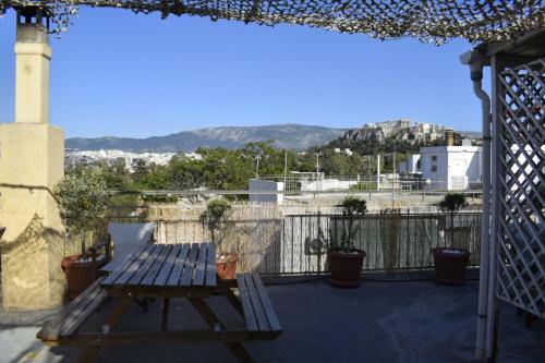 Historic Center Apartment At Thisseio
