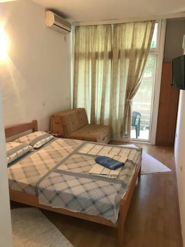 Hostal Tina Rooms