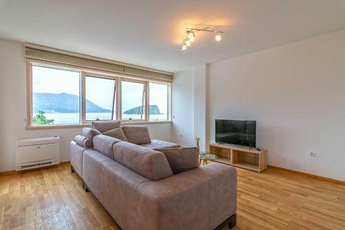 Luxury Seaside Apartments