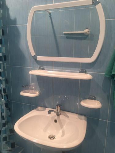 Hostal Guest House On Abazgaa 20