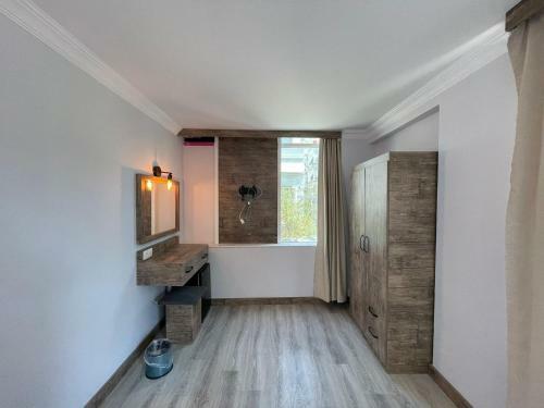 Seven City Hotel