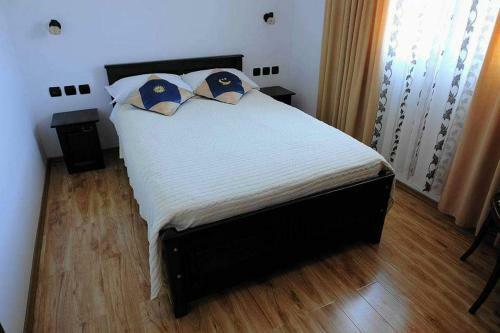 Casa Din Gr?din?