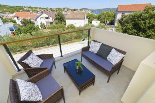 Apartment Dragana, Jezera, Island Murter