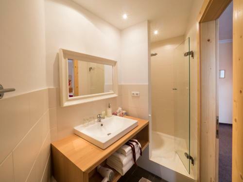 Dorf Hotel Gr�ner Baum