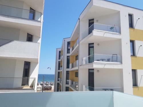 Lemon Apartment