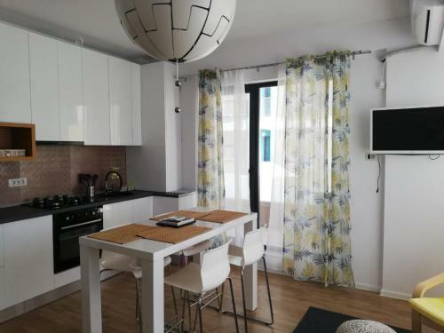 Lemon Apartment