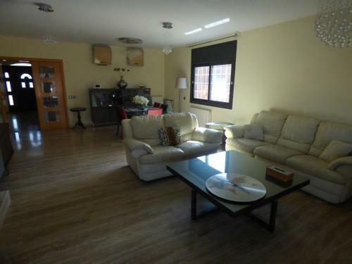 Chalet Moderno Con Piscina En Calafell