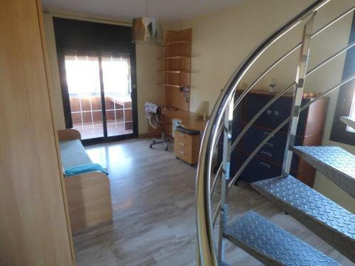 Chalet Moderno Con Piscina En Calafell