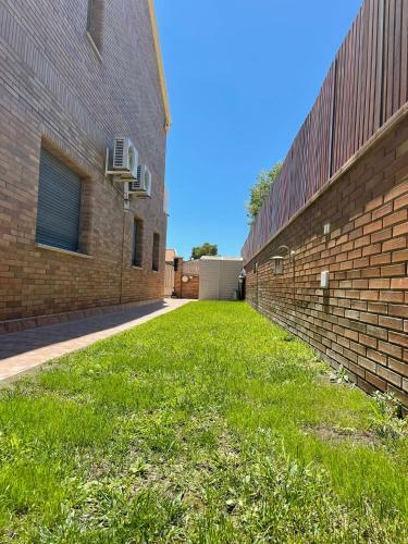 Chalet Moderno Con Piscina En Calafell