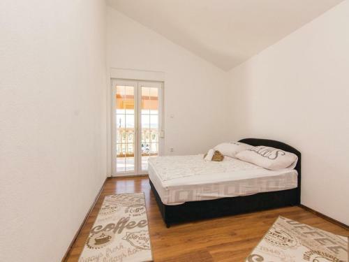 Villa Laura With Pool, Budak, Zadar County