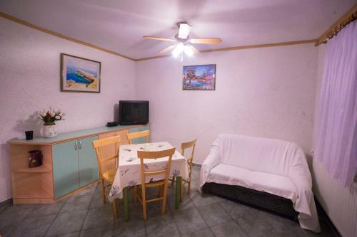 Hostal Apartmani Fu?a Rab