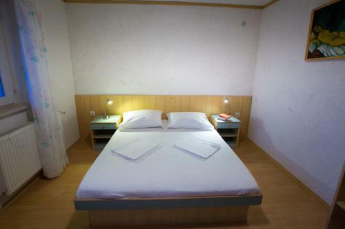 Hostal Apartmani Fu?a Rab
