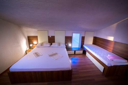 Hostal Apartmani Fu?a Rab