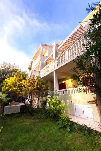 Hostal Apartmani Fu?a Rab