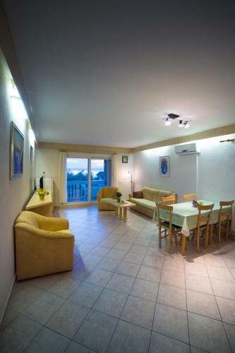 Hostal Apartmani Fu?a Rab