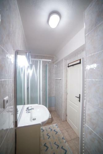 Hostal Apartmani Fu?a Rab