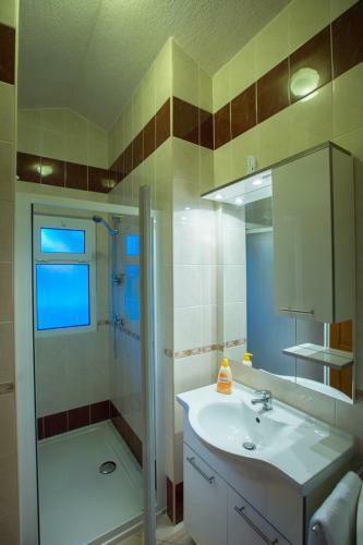 Hostal Apartmani Fu?a Rab