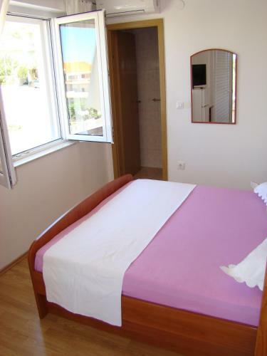 Hostal Apartments Ada