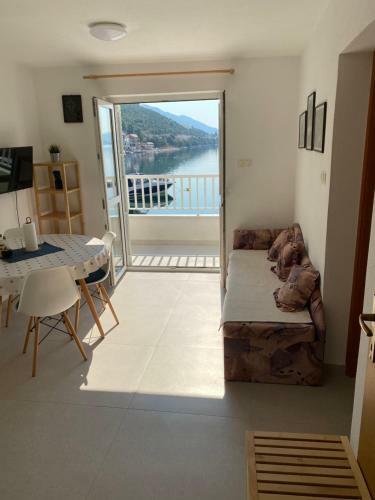 Apartmani Spaji? Duboka