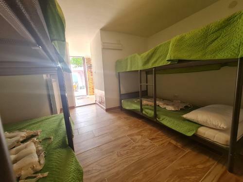 Hostal Loft Da Maria, Scavata Nella Pietra, Stanza Con Bagno Interno E Box Doccia Esterna