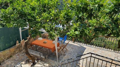 Hostal Loft Da Maria, Scavata Nella Pietra, Stanza Con Bagno Interno E Box Doccia Esterna