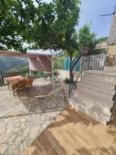 Hostal Loft Da Maria, Scavata Nella Pietra, Stanza Con Bagno Interno E Box Doccia Esterna