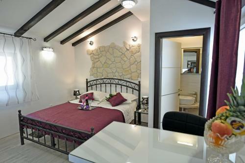 Kuzma Rooms And Apartments