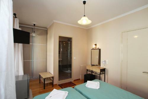 Hostal Lefcothea Guest Rooms