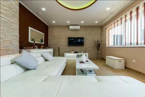 Luxury Apartment Twins