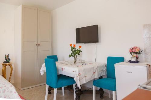 Castello Flower Apartment