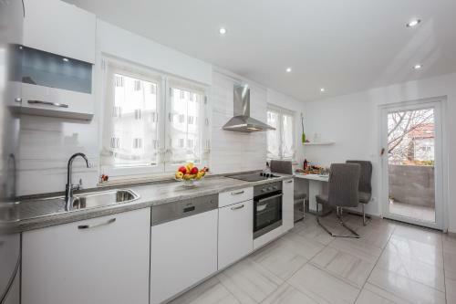 Apartments Meridians
