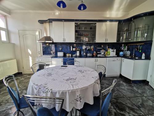 Hostal Vila Angela Felix