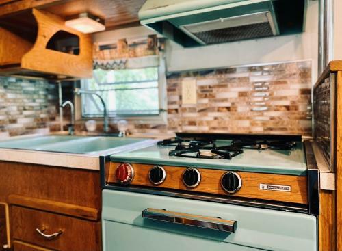 Ags Trailer House Silver Streak