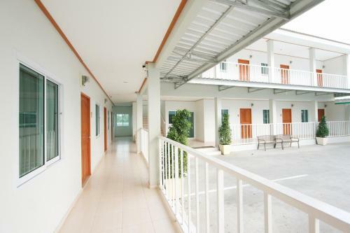 Hostal S-house Hotel Surin